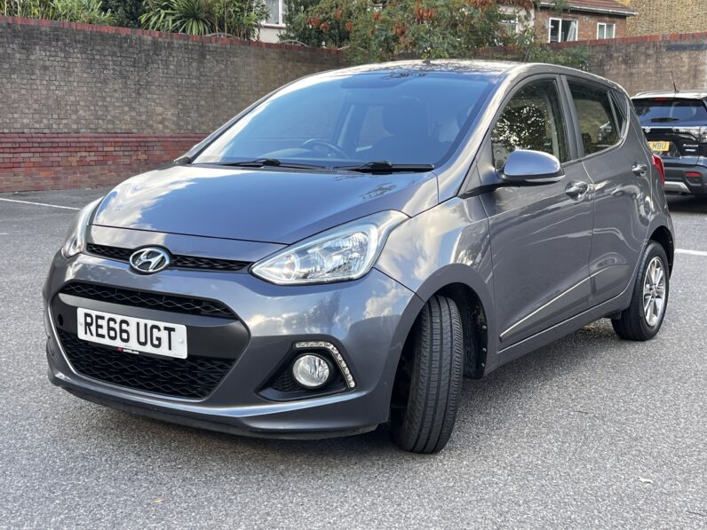 Hyundai i10 1.0 Premium Euro 5 5dr, RE66UGT