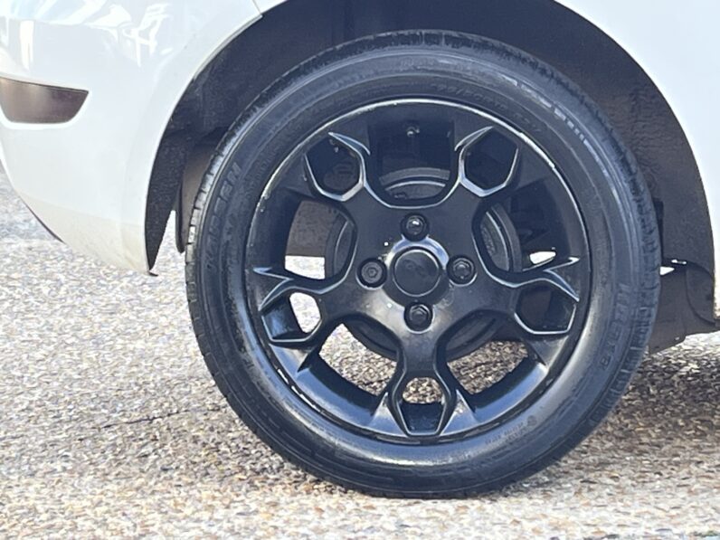 Ford Fiesta 1.25 Zetec Hatchback 3dr Petrol Manual (129 g/km, 81 bhp), BT11NZP