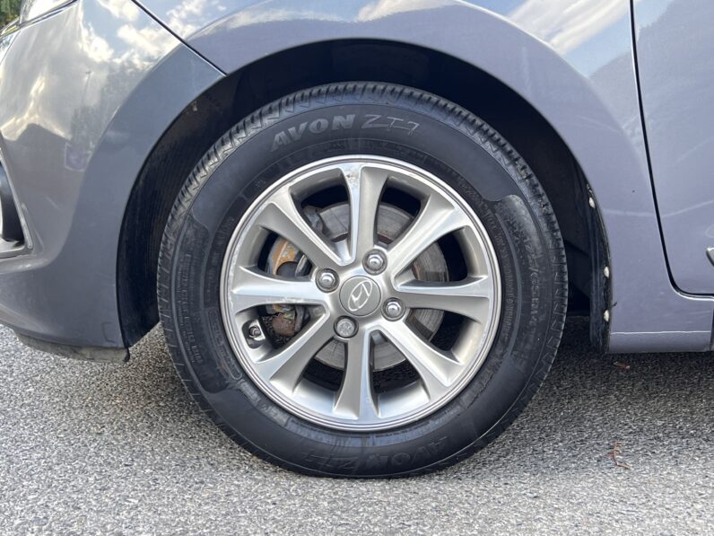 Hyundai i10 1.0 Premium Euro 5 5dr, RE66UGT