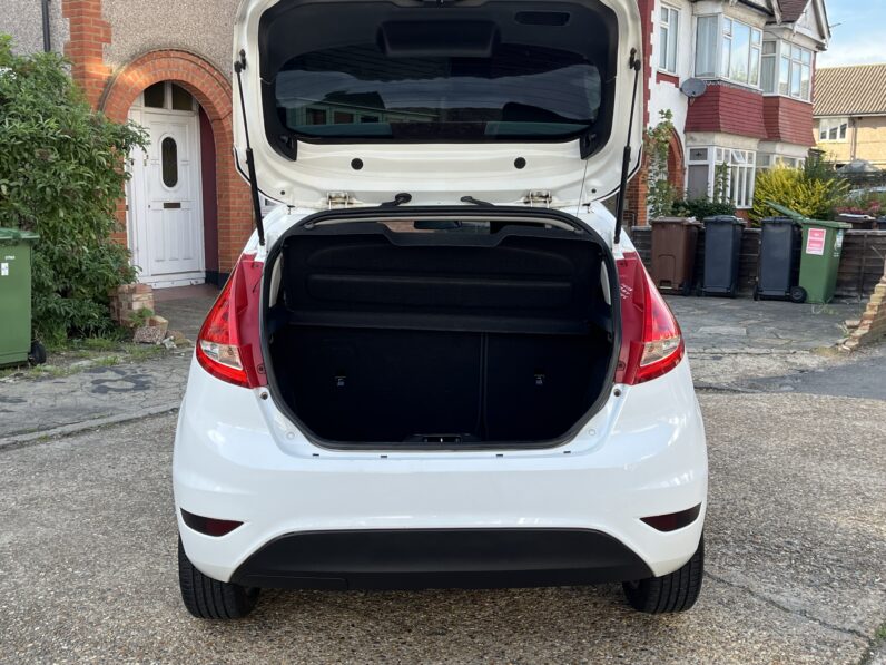 Ford Fiesta 1.25 Zetec Hatchback 3dr Petrol Manual (129 g/km, 81 bhp), BT11NZP