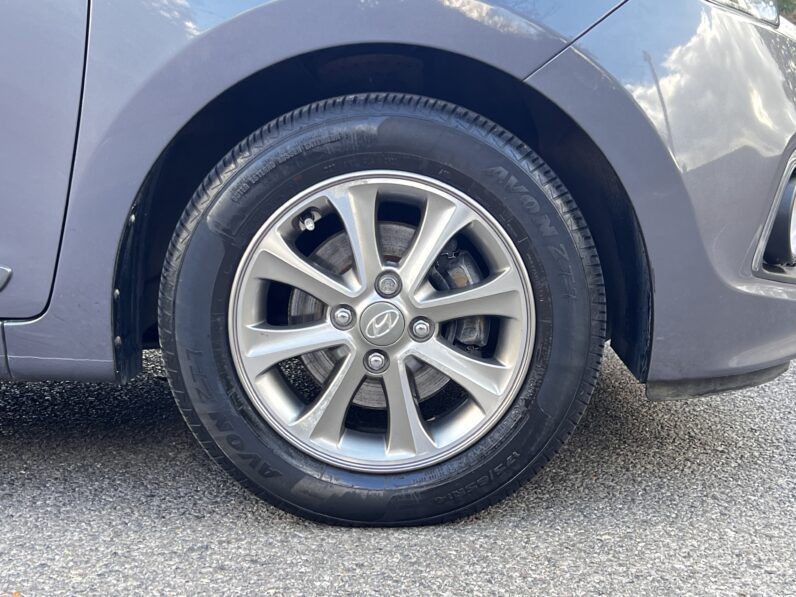 Hyundai i10 1.0 Premium Euro 5 5dr, RE66UGT