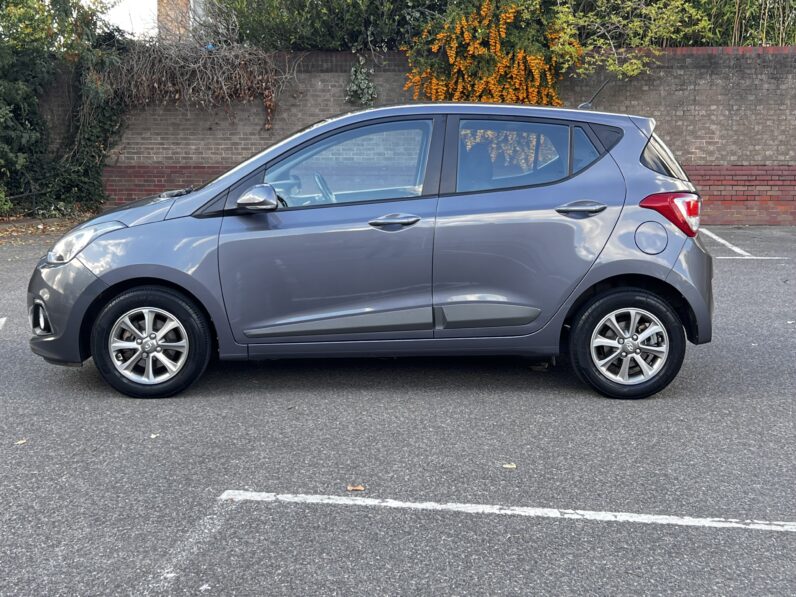 Hyundai i10 1.0 Premium Euro 5 5dr, RE66UGT