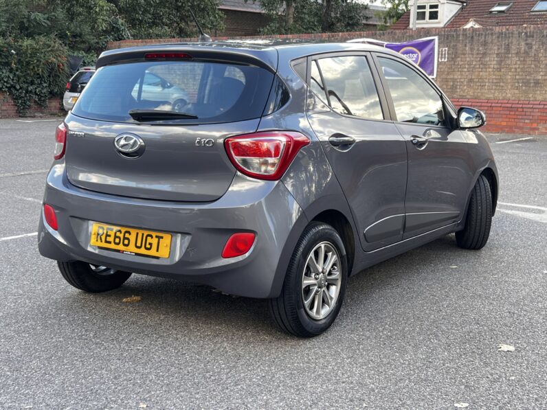 Hyundai i10 1.0 Premium Euro 5 5dr, RE66UGT
