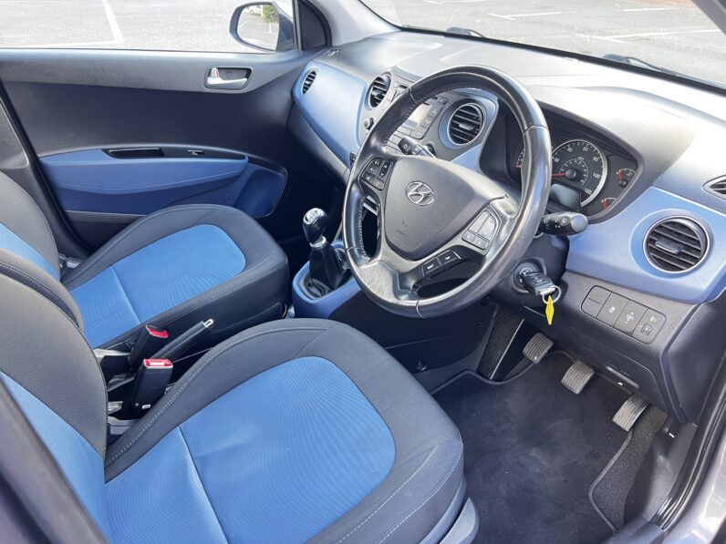 Hyundai i10 1.0 Premium Euro 5 5dr, RE66UGT